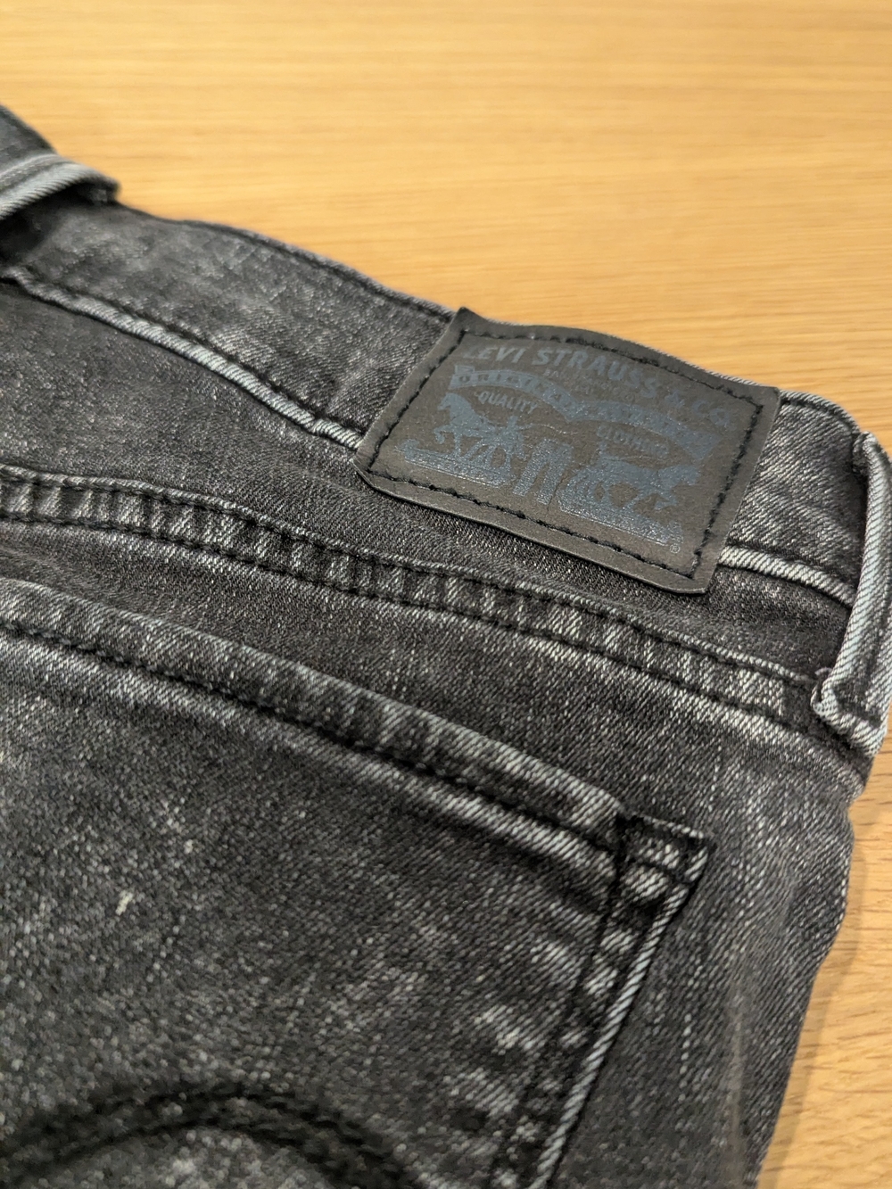 Levi's Women’s Black Acid-Wash Skinny Jeans - Picture 6 of 11